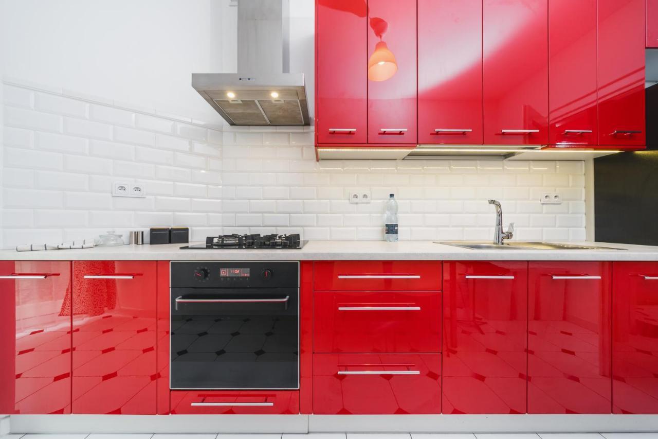 Modern Urban Escape - Old Town Apartment - By Upstairs Krakow Bagian luar foto