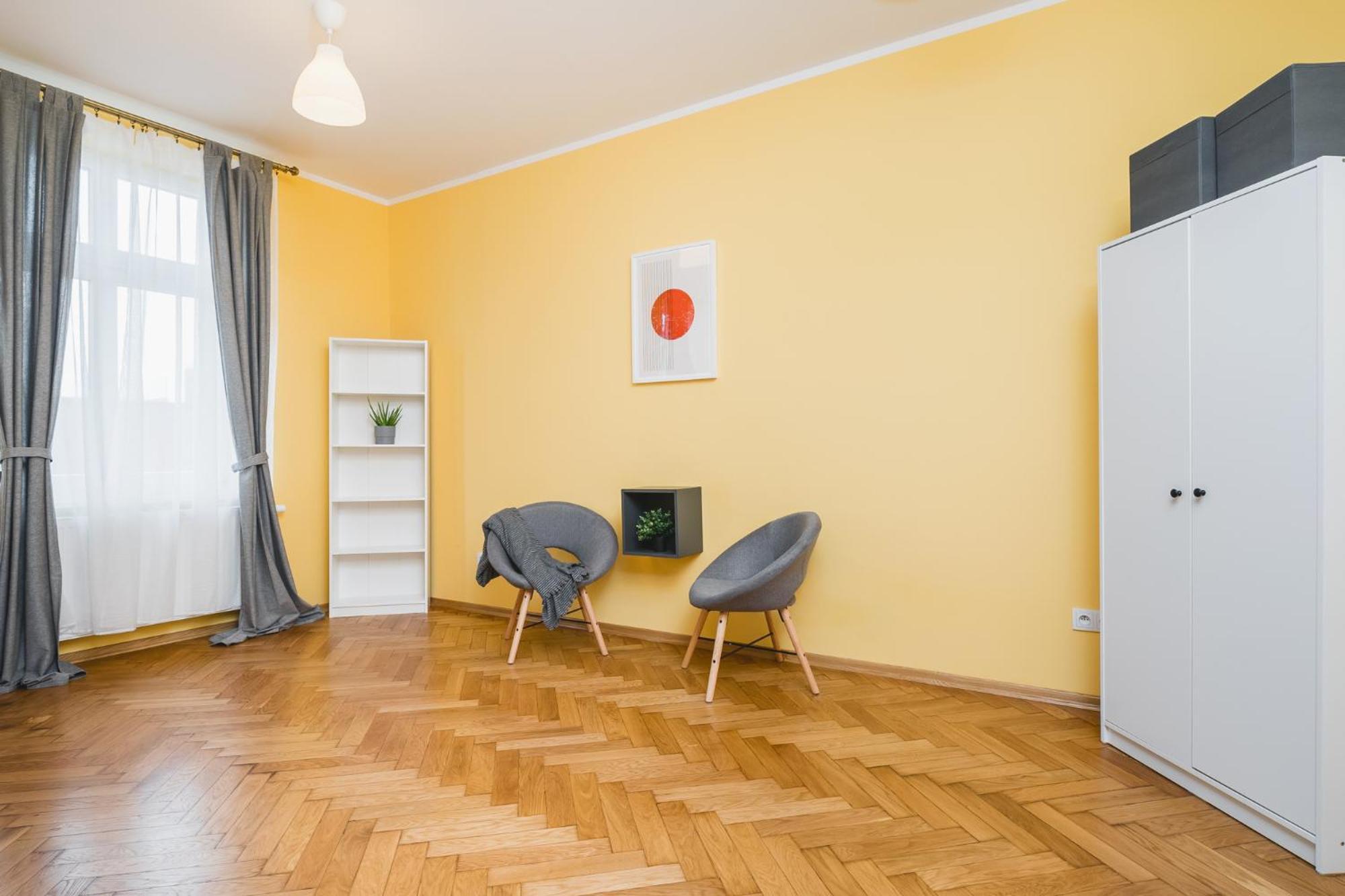 Modern Urban Escape - Old Town Apartment - By Upstairs Krakow Bagian luar foto